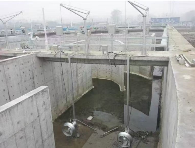 潜水搅拌机使用现场.jpg